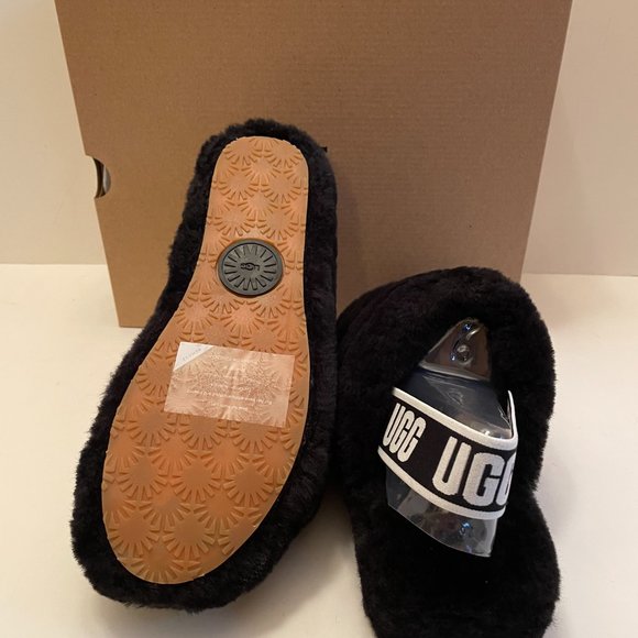 UGG Fluff Yeah Black Slipper worn - Picture 7 of 7